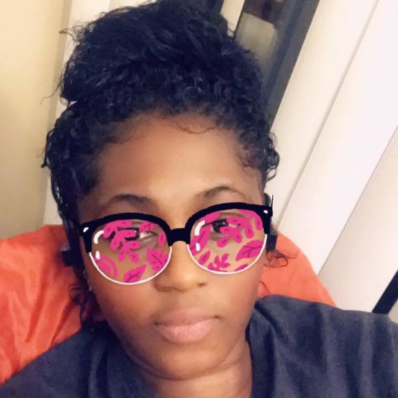 Meet your Posher, Abigail - Picture 1 of 1